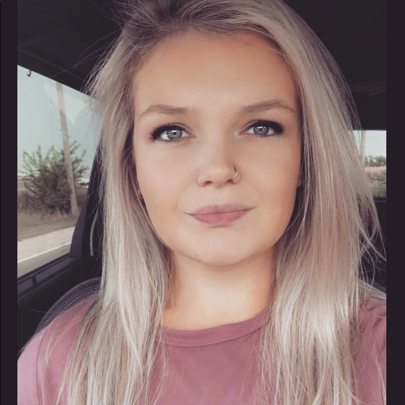 Meet your Posher, Ailsa - Picture 1 of 1